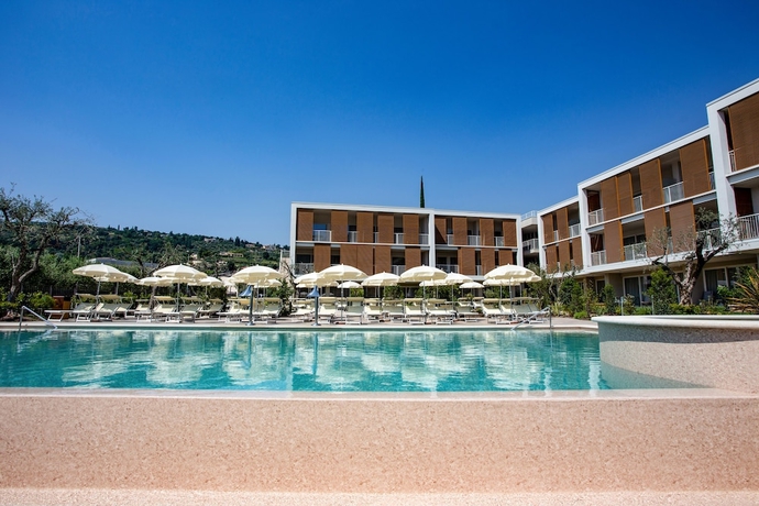 Imagen de la piscina del Residenza Olivo. Foto 19