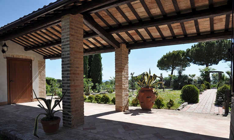 Imagen de los exteriores del Residenza Scorcio Sul Mare. Foto 9