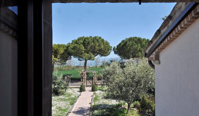 Imagen de los exteriores del Residenza Scorcio Sul Mare. Foto 11