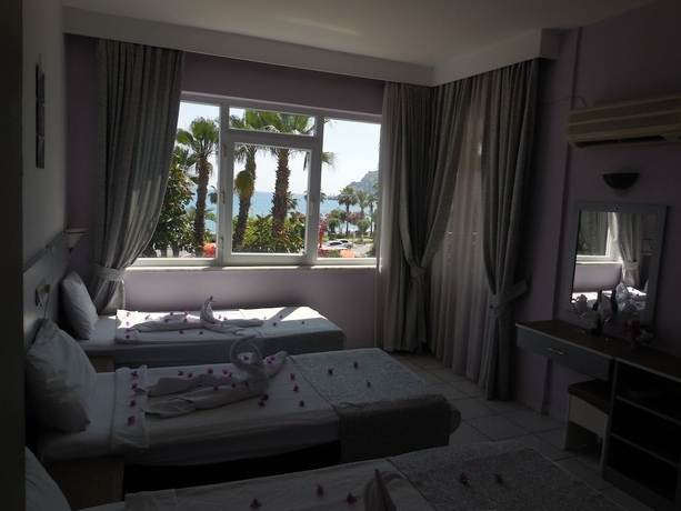 Imagen de la habitación del Resitalya Hotel. Foto 8