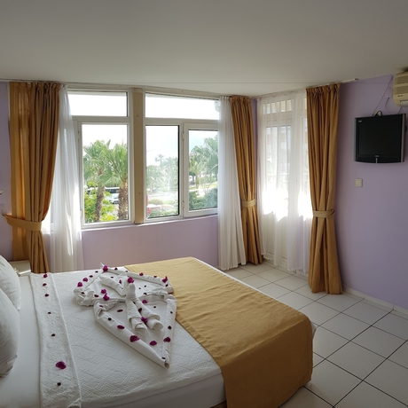 Imagen de la habitación del Resitalya Hotel. Foto 14