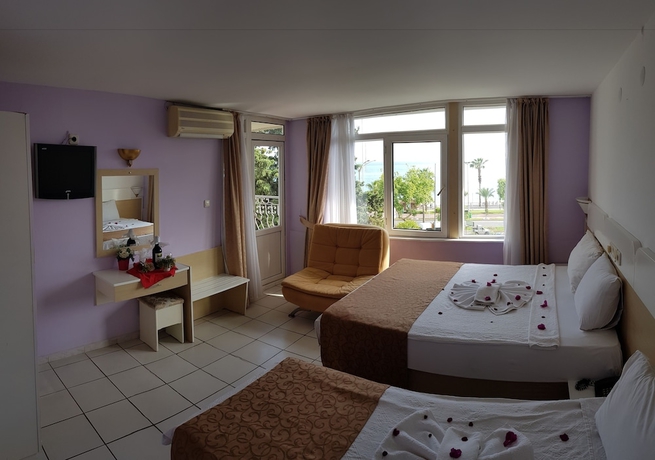 Imagen de la habitación del Resitalya Hotel. Foto 16