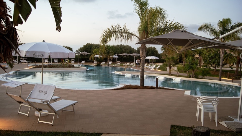 Imagen de la piscina del Resort Agave Blu. Foto 11