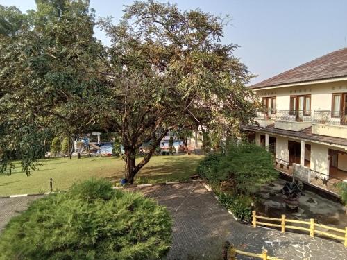 Imagen general del Resort Prima Cipayung. Foto 7