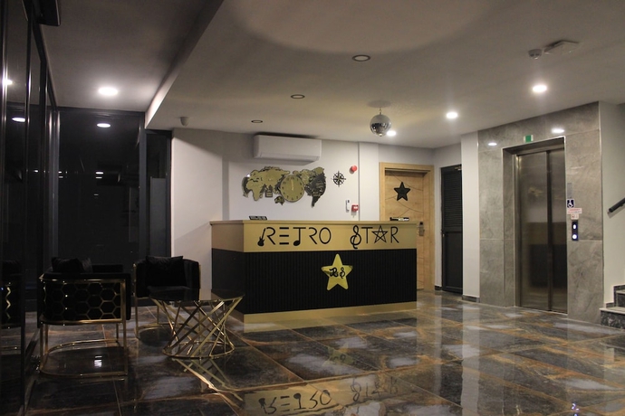 Imagen de los interiores del Retro Star Suites. Foto 13