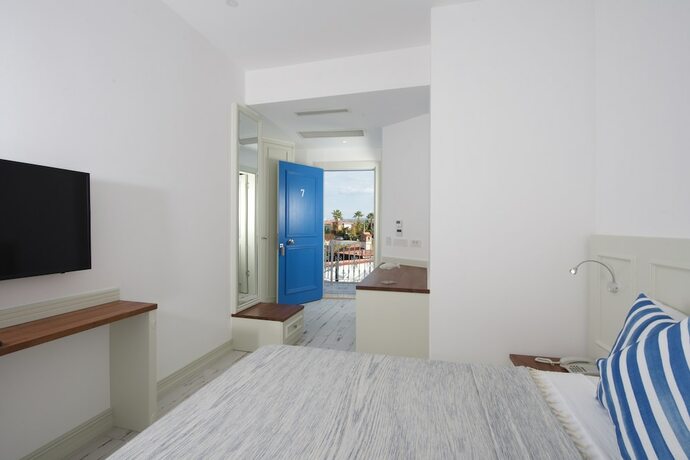 Imagen de la habitación del Rhodium Hotel. Foto 17