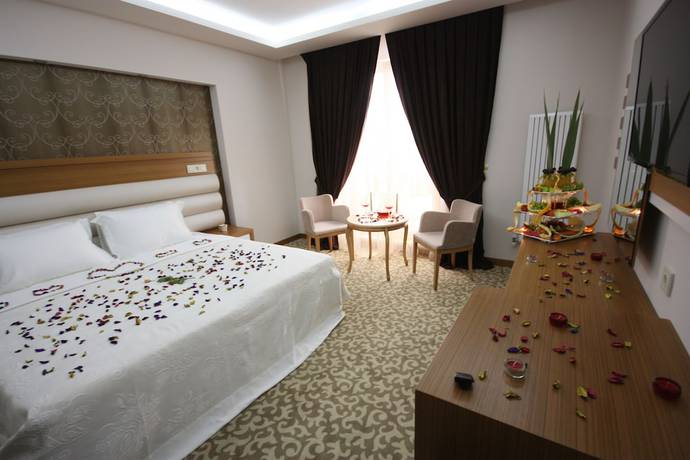 Imagen de la habitación del Rich Royal Hotel. Foto 5