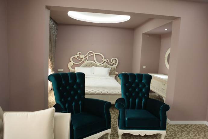 Imagen de la habitación del Rich Royal Hotel. Foto 9