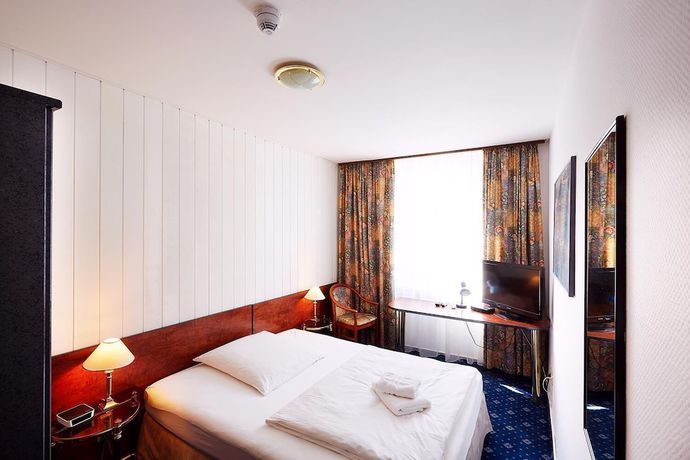 Imagen de la habitación del Ring Hotel. Foto 9