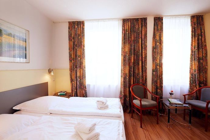 Imagen de la habitación del Ring Hotel. Foto 10