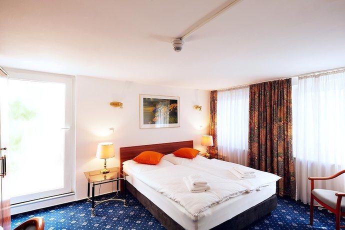 Imagen de la habitación del Ring Hotel. Foto 11