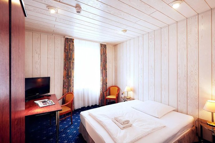 Imagen de la habitación del Ring Hotel. Foto 15
