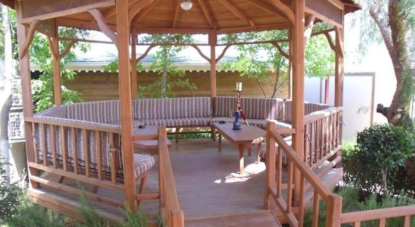 Imagen de los exteriores del Risus Hotel Side. Foto 14