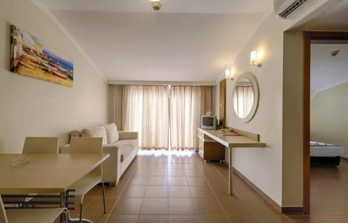 Imagen de los interiores del Risus Hotel Side. Foto 16