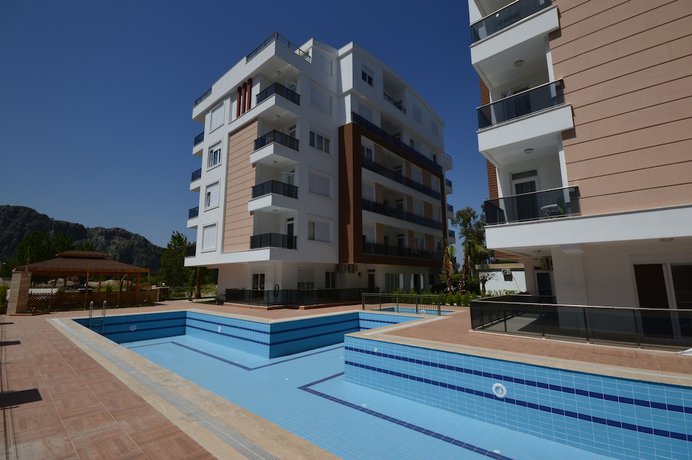Imagen de la piscina del Riva Residence. Foto 20