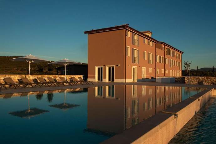 Imagen de la piscina del Riva Toscana Golf Resort and SPA. Foto 20