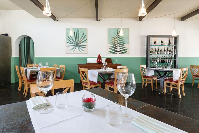 Imagen del bar/restaurante del Riva di Palo Resort. Foto 4