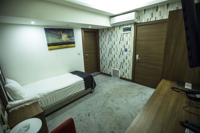 Imagen de la habitación del Rivada Hotel. Foto 6