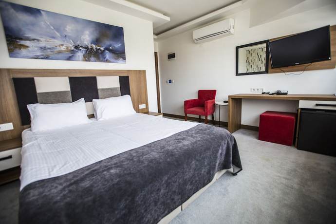 Imagen de la habitación del Rivada Hotel. Foto 7