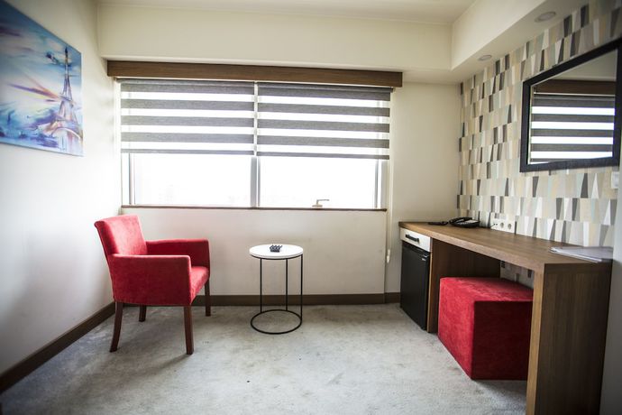 Imagen de la habitación del Rivada Hotel. Foto 16