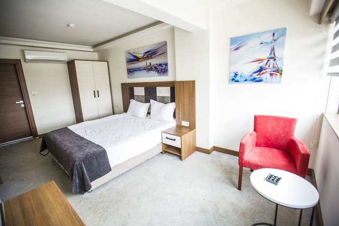 Imagen de la habitación del Rivada Hotel. Foto 19