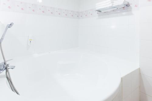 Imagen general del River Hotel. Foto 4