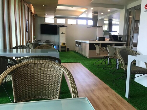 Imagen del bar/restaurante del Riverside Inn. Foto 5