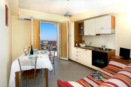 Imagen de la habitación del Riviera Ionica Aparthotel. Foto 5