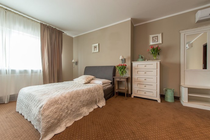 Imagen de la habitación del Riviera Resort Modlin Airport. Foto 9