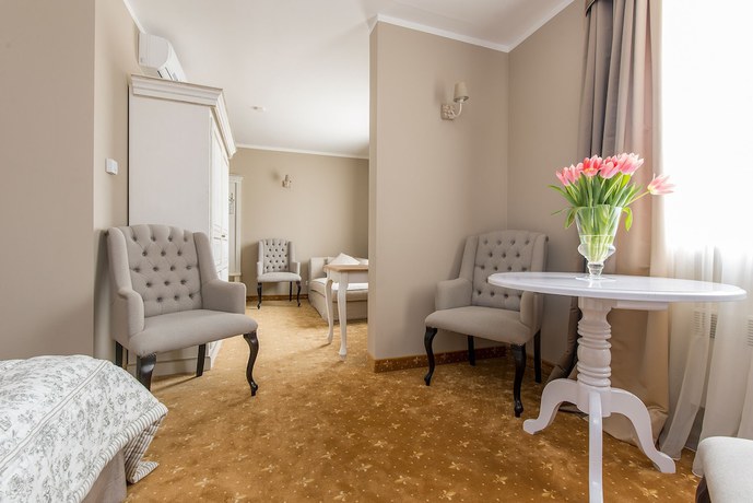 Imagen de la habitación del Riviera Resort Modlin Airport. Foto 12