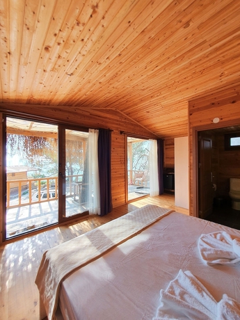 Imagen de la habitación del Rocas Roja Beach Hotel. Foto 4