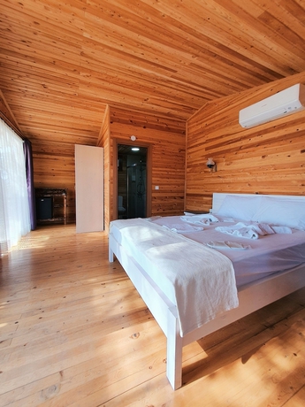 Imagen de la habitación del Rocas Roja Beach Hotel. Foto 5