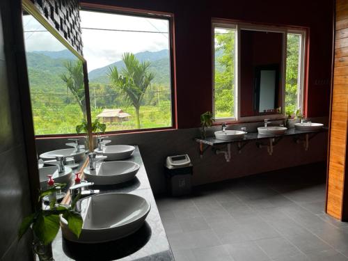 Imagen general del Rocks Ha Giang Hostel-Tour & Motobikes Rental. Foto 2