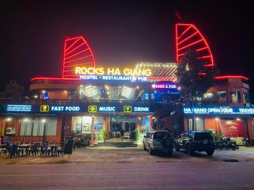 Imagen general del Rocks Ha Giang Hostel-Tour & Motobikes Rental. Foto 17