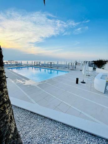 Imagen de la piscina del Rodi Resort. Foto 5