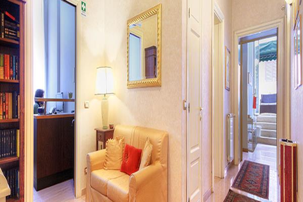 Imagen de los interiores del Roma Termini Suites. Foto 6