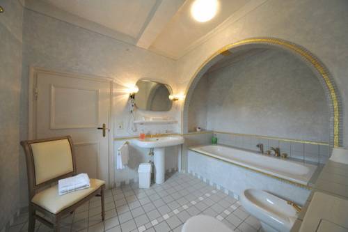 Imagen de la habitación del Romantik Hotel Schloss Hohenstein. Foto 2