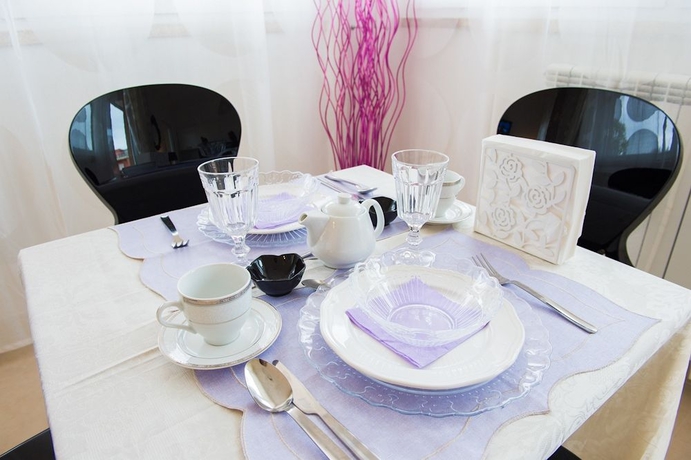 Imagen del bar/restaurante del Rome y Suites. Foto 2