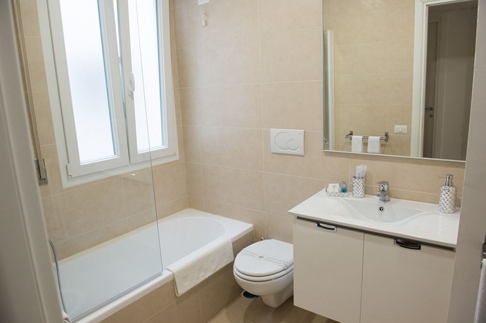 Imagen de la habitación del Rome y Suites. Foto 6