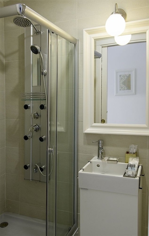 Imagen de la habitación del Rome y Suites. Foto 12