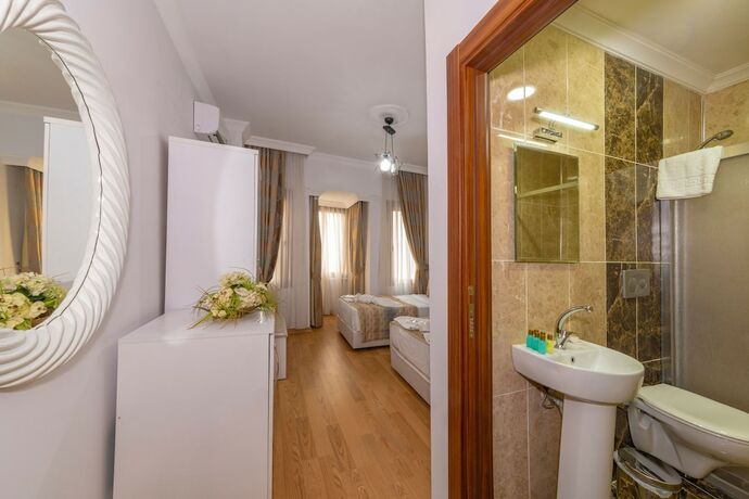 Imagen de la habitación del Rosalie Palace. Foto 19