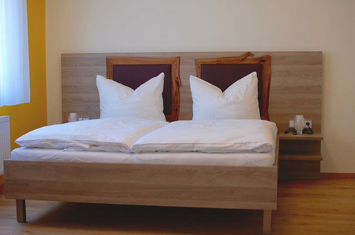 Imagen de la habitación del RotHweinHotel. Foto 4