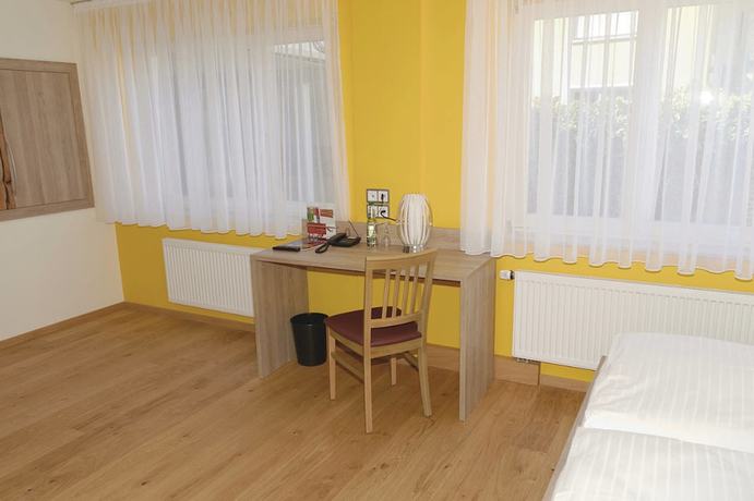Imagen de la habitación del RotHweinHotel. Foto 11
