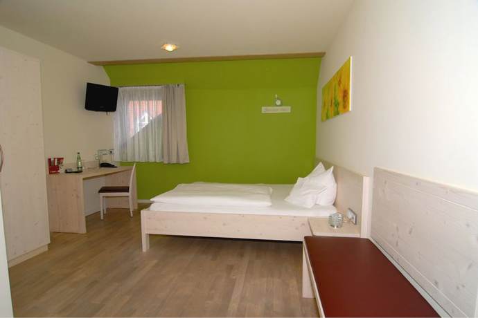 Imagen de la habitación del RotHweinHotel. Foto 12