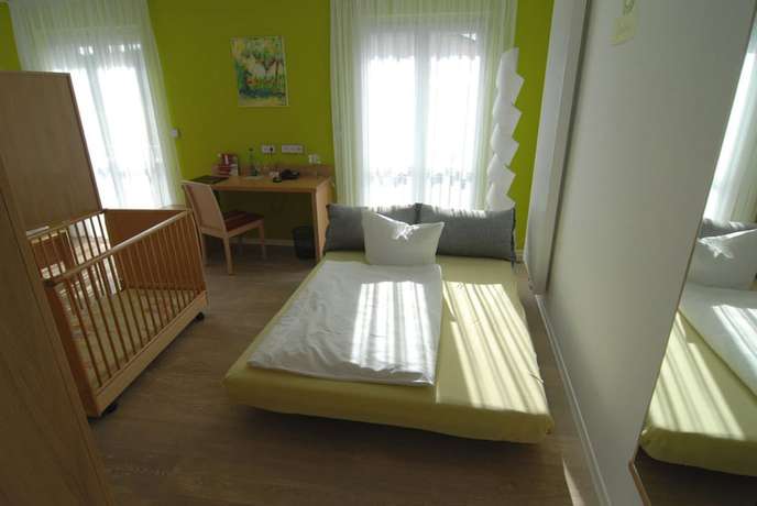 Imagen de la habitación del RotHweinHotel. Foto 19