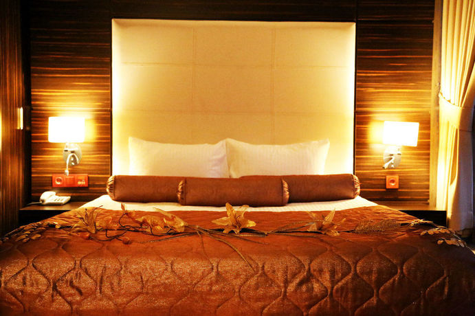 Imagen del bar/restaurante del Rota Bulvar Hotel. Foto 4