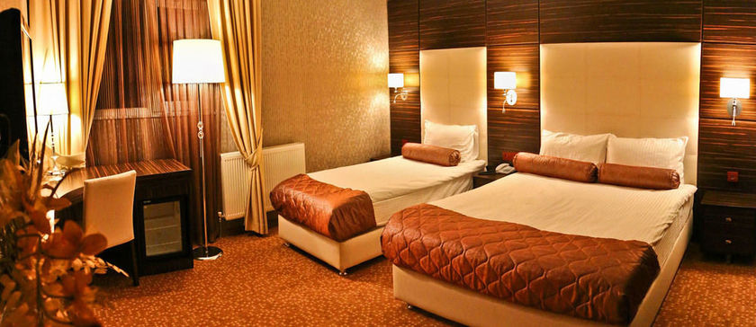 Imagen del bar/restaurante del Rota Bulvar Hotel. Foto 5