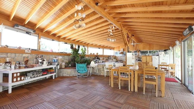 Imagen del bar/restaurante del Rota Hotel. Foto 3
