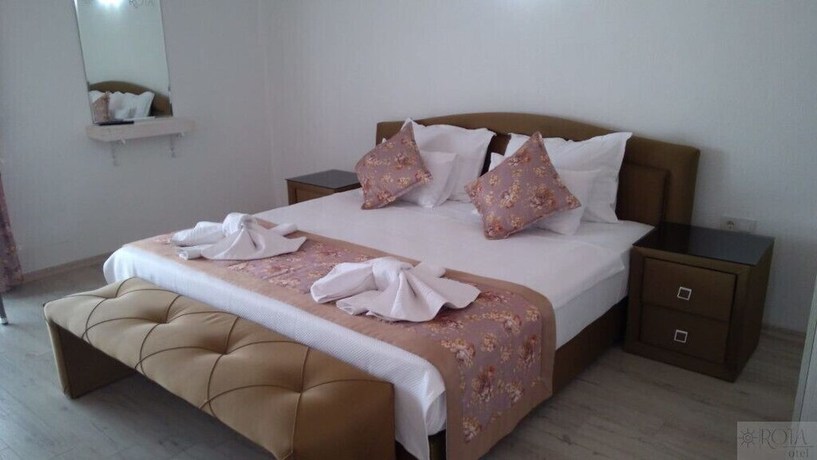 Imagen de la habitación del Rota Hotel. Foto 6