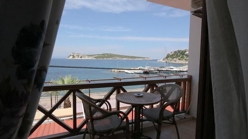 Imagen de la habitación del Rota Hotel. Foto 9